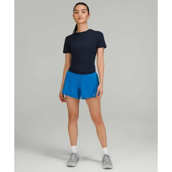 Lululemon Hotty Hot Short LR Short 4" Size 6 Poolside Blue NWT - Picture 4 of 8